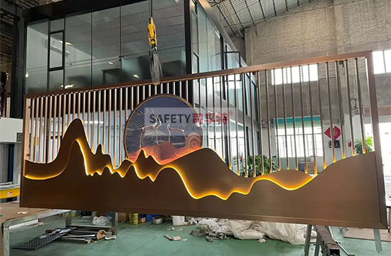 金屬山水屏風隔斷：新中式古典風，精致優雅，輕奢舒適