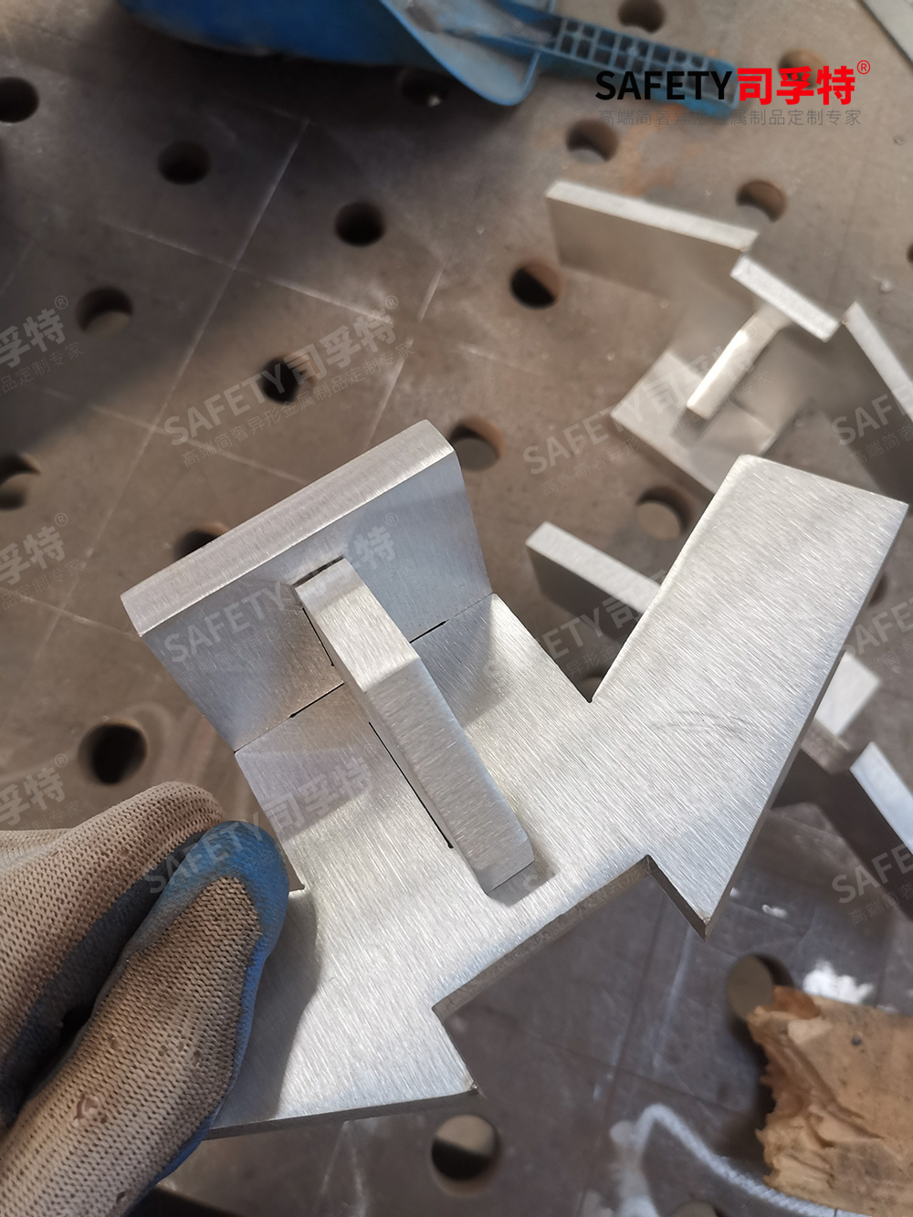 司孚特不銹鋼立柱點(diǎn)支式幕墻構(gòu)件、不銹鋼井蓋、304系列、316系列、321系列、310S、309S不銹鋼支持定制精制鋼外墻裝飾五金(圖9) IMG_20231128_131927.jpg