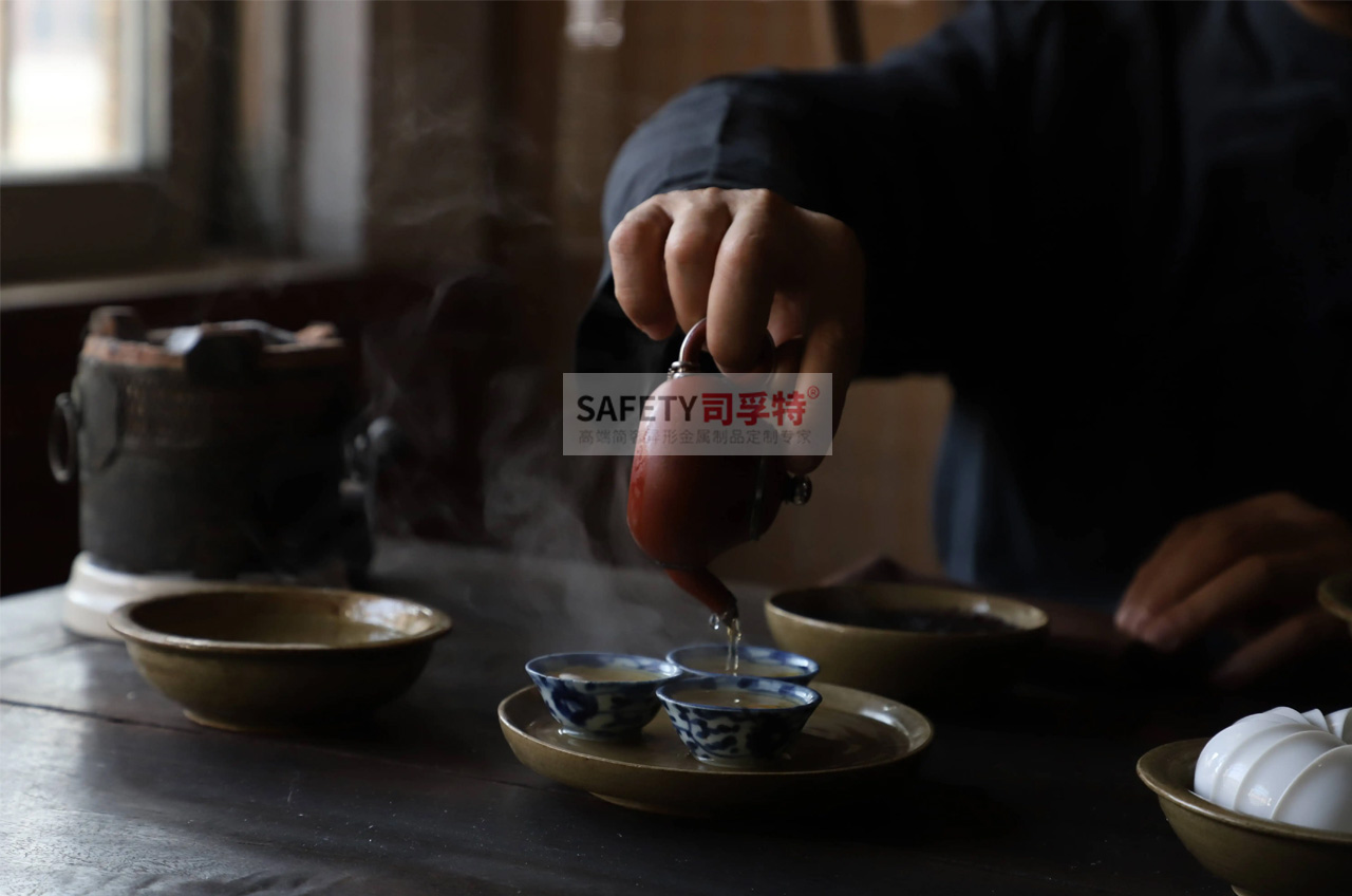 “圍爐煮茶”為什么火?年輕人追捧是有原因的-司孚特圍爐茶桌(圖3) “圍爐煮茶”為什么火?年輕人追捧是有原因的-司孚特圍爐茶桌(圖3)