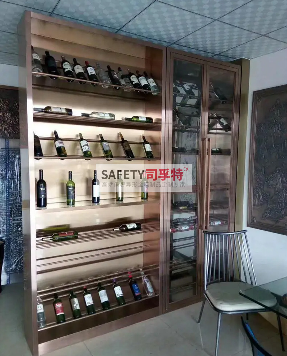 不銹鋼酒柜款式多樣,美觀時尚,經(jīng)久耐用(圖4) 不銹鋼酒柜款式多樣,美觀時尚,經(jīng)久耐用(圖4)