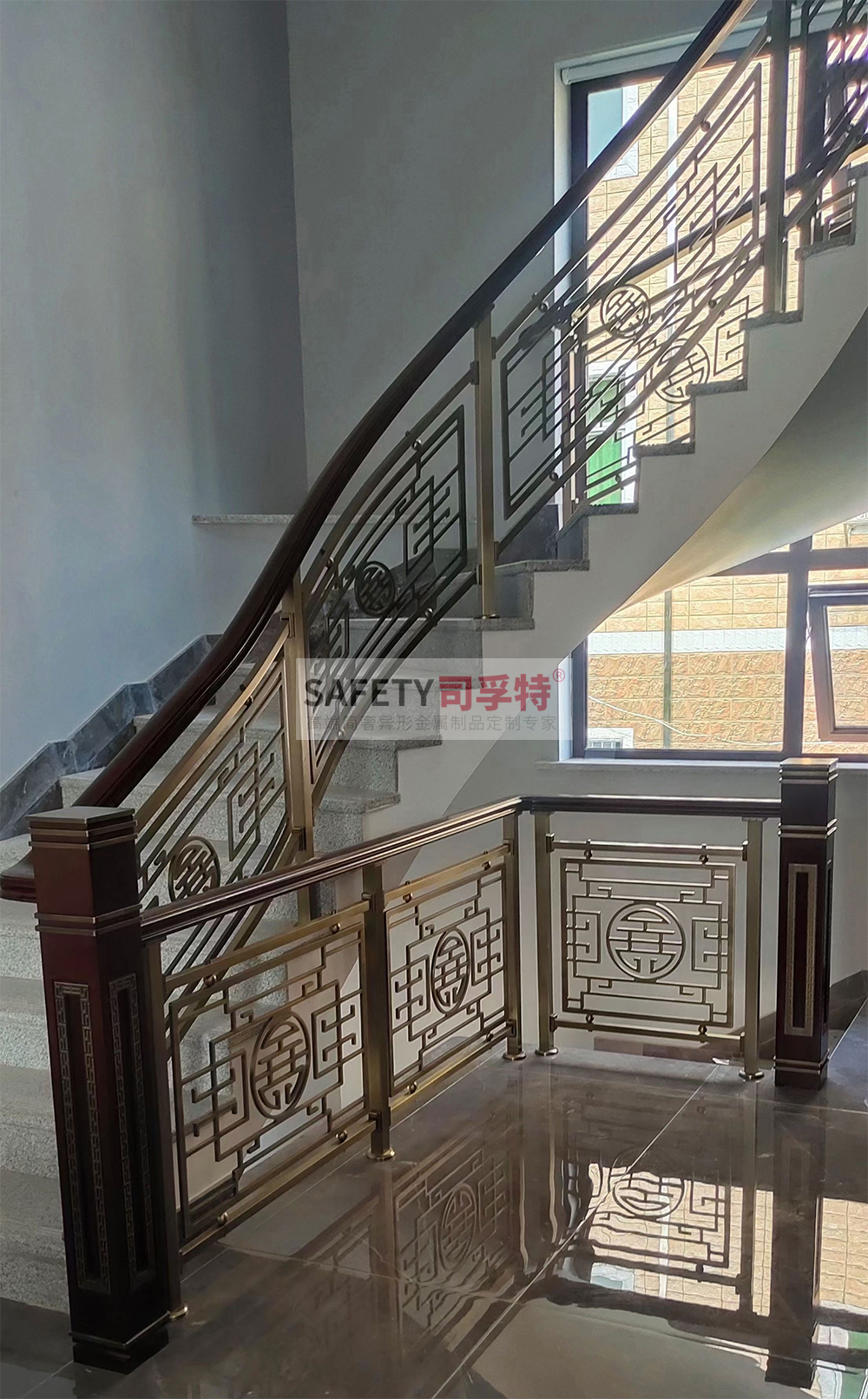 鋁藝鏤空雕花樓梯扶手:造型多樣,工藝成熟,彰顯高端品味(圖5) 鋁藝鏤空雕花樓梯扶手:造型多樣,工藝成熟,彰顯高端品味(圖5)