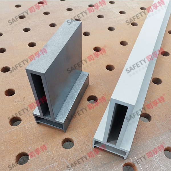 氟碳噴涂凹形且型精制鋼幕墻型材(圖4) 氟碳噴涂凹形且型精制鋼幕墻型材(圖4)