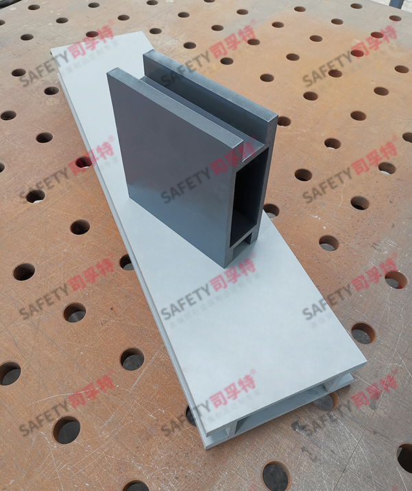 氟碳噴涂H型焊接氟碳噴涂精制鋼型材(圖4) 氟碳噴涂H型焊接氟碳噴涂精制鋼型材(圖4)